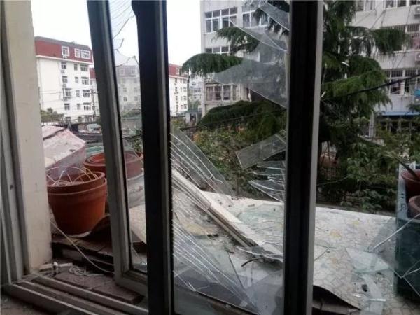 突發(fā)！青島一居民樓發(fā)生爆燃！已造1人死亡，7人受傷！3公里外有震感…