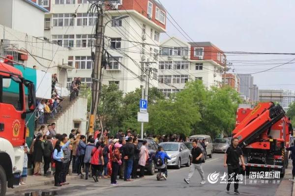突發(fā)！青島一居民樓發(fā)生爆燃！已造1人死亡，7人受傷！3公里外有震感…