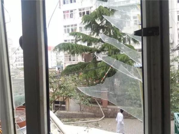 突發(fā)！青島一居民樓發(fā)生爆燃！已造1人死亡，7人受傷！3公里外有震感…
